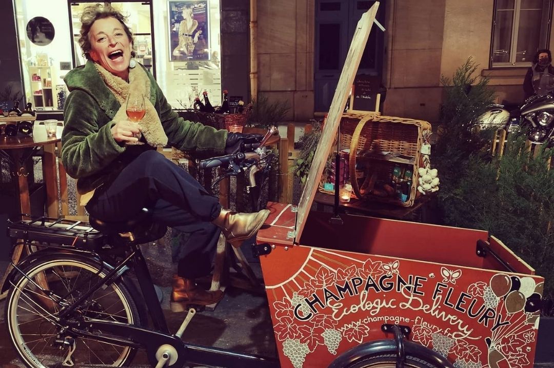 Wine delivery cycle laquncave_naturalwinebar_paris