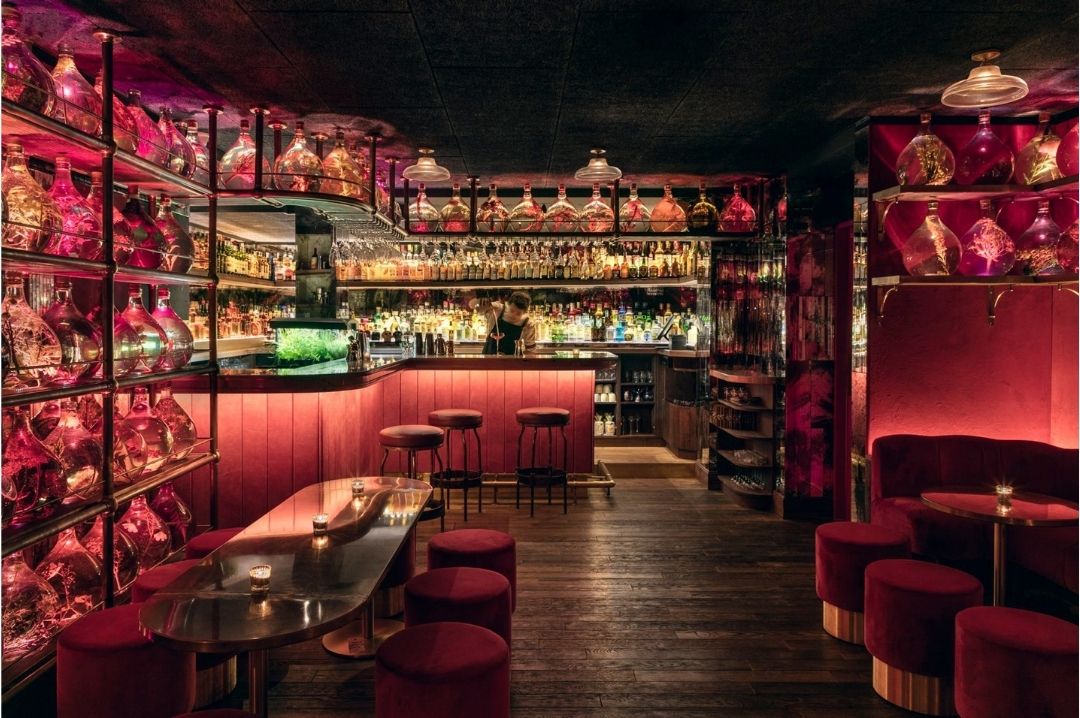 Demijohn pots in No Entry bar noentry_hiddenbar_paris